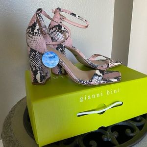 Never been worn Gianni Bini Maileigh Leather Square Toe Block Heel Dress Sandal